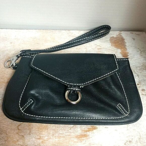 Liz Vegan Black Wristlet  - Picture 1 of 5